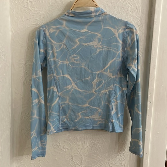 OVAL SQUARE Women's Skye Long Sleeve Blouse Size Medium in Blue Pool - Picture 7 of 7